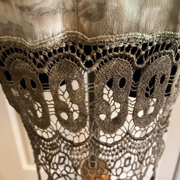 Chico’s teal and gray tunic with lace bottom Size Large - Picture 6 of 8